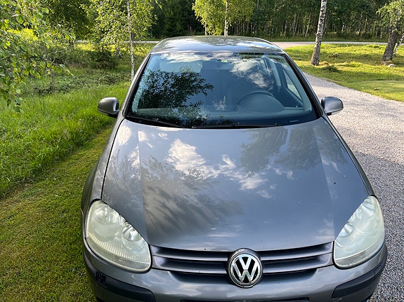 Volkswagen Golf V 2 of 3