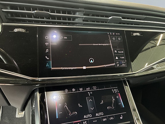 Audi Q8 11 of 27