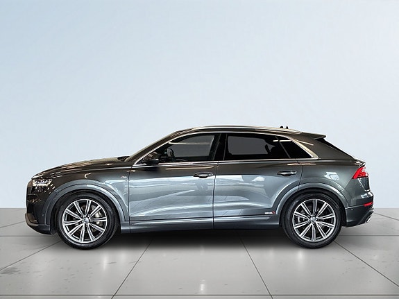 Audi Q8 4 of 5