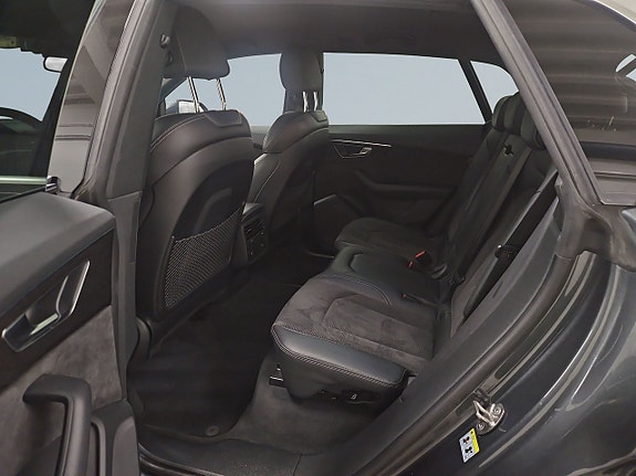 Audi Q8 13 of 27