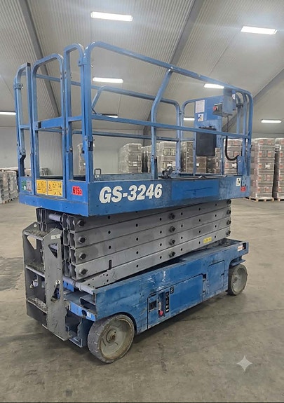 Genie Saxlift GS-3246 2 of 5