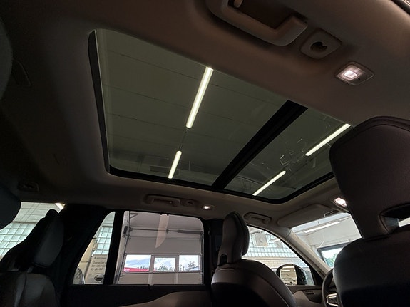 Volvo XC90 20 of 27
