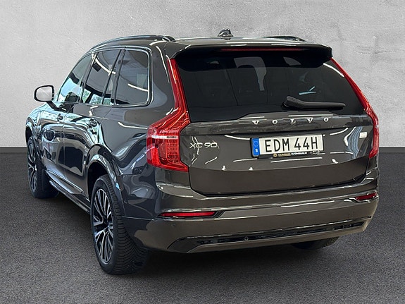 Volvo XC90 3 of 5