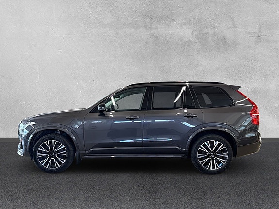 Volvo XC90 2 of 5