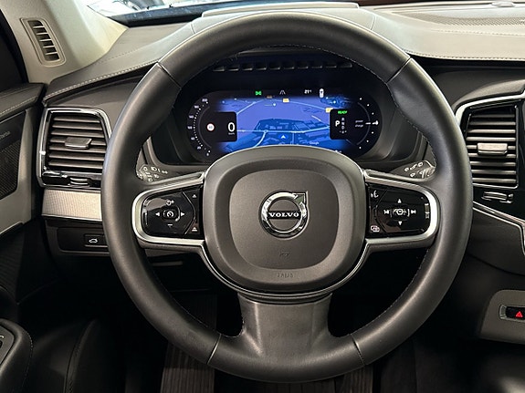 Volvo XC90 21 of 27