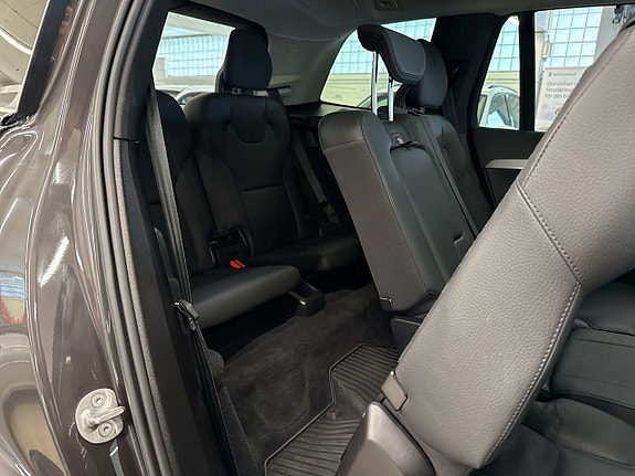Volvo XC90 24 of 27