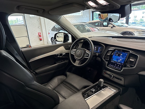 Volvo XC90 25 of 27