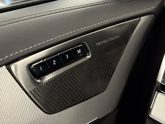Volvo XC90 13 of 27