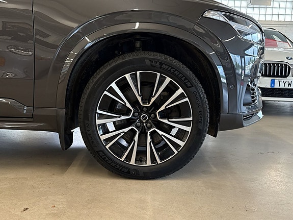 Volvo XC90 17 of 27