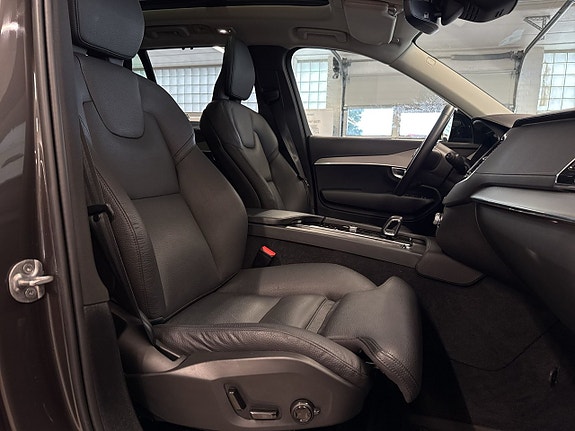 Volvo XC90 23 of 27
