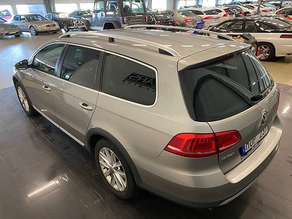 Volkswagen Passat Alltrack 9 of 25