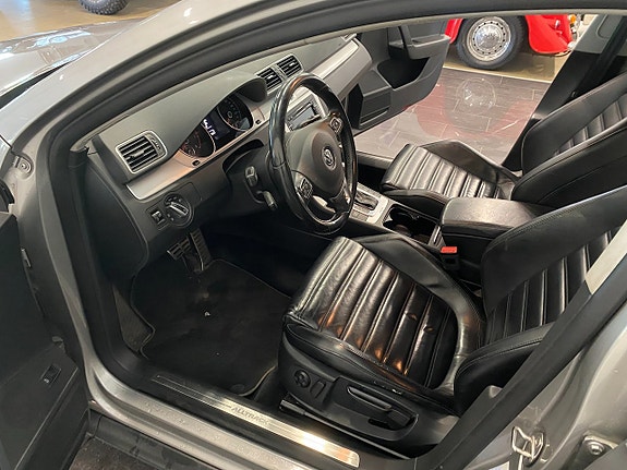 Volkswagen Passat Alltrack 11 of 25