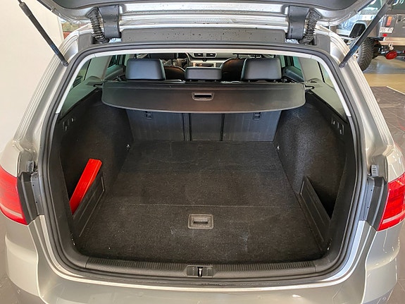 Volkswagen Passat Alltrack 22 of 25