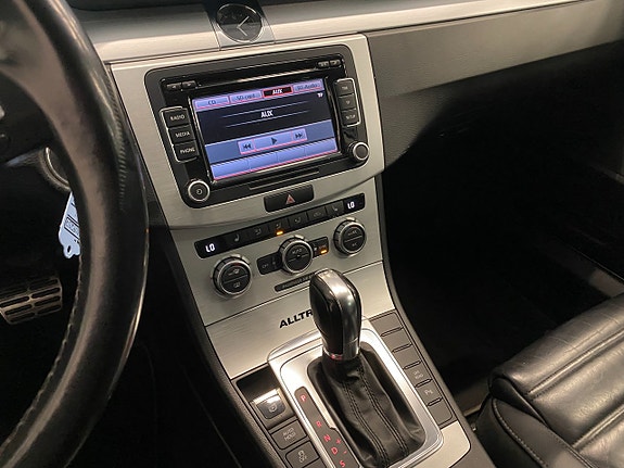 Volkswagen Passat Alltrack 24 of 25