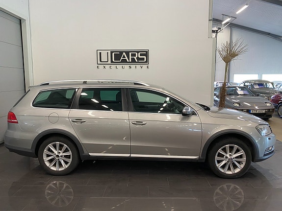 Volkswagen Passat Alltrack 2 of 5