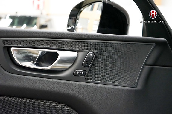 Volvo XC60 12 of 29