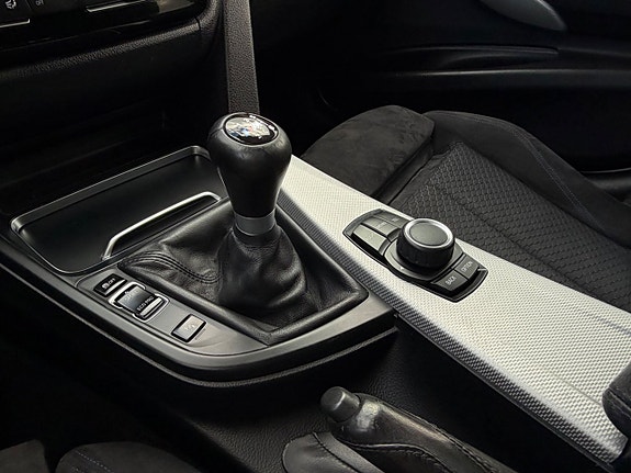 BMW 318d 13 of 30