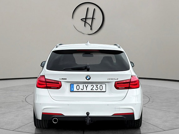 BMW 318d 4 of 5