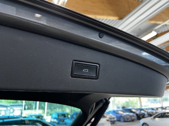 Volkswagen Tiguan 9 of 18