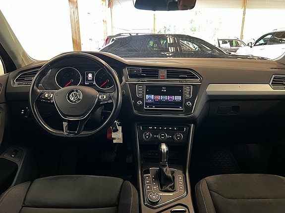 Volkswagen Tiguan 12 of 18
