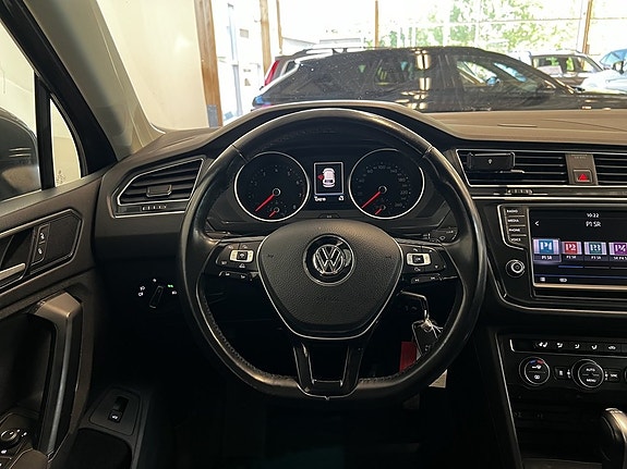 Volkswagen Tiguan 13 of 18