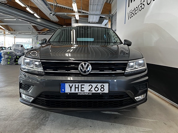 Volkswagen Tiguan 2 of 18