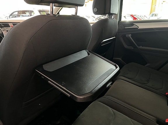 Volkswagen Tiguan 16 of 18