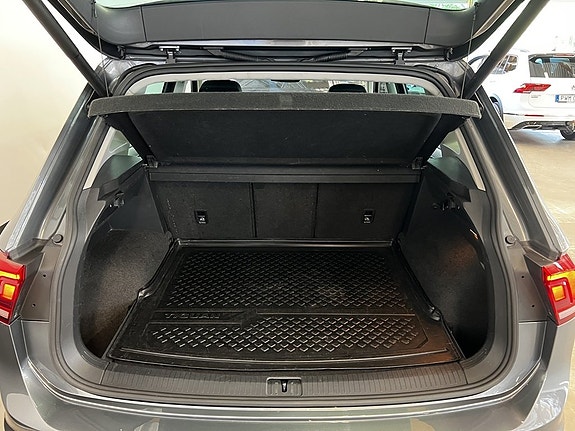 Volkswagen Tiguan 8 of 18