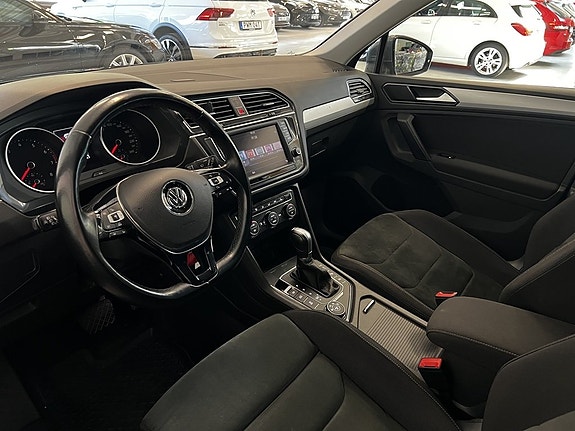 Volkswagen Tiguan 10 of 18