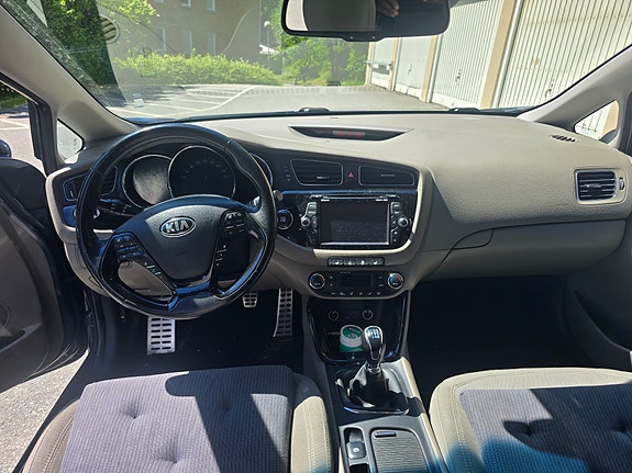 Kia Ceed 10 of 16