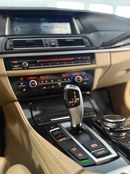 BMW 520d 9 of 17