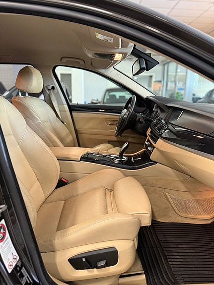 BMW 520d 15 of 17