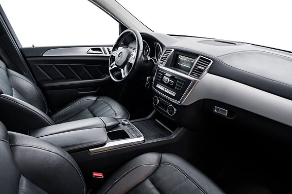 Mercedes-Benz GL350 19 of 24