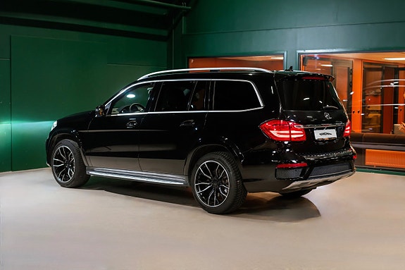 Mercedes-Benz GL350 3 of 5