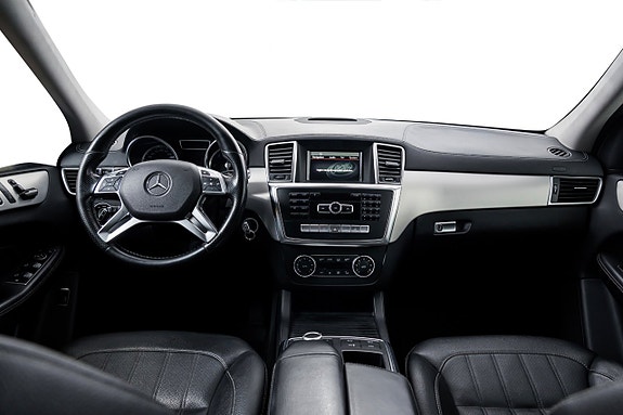 Mercedes-Benz GL350 18 of 24