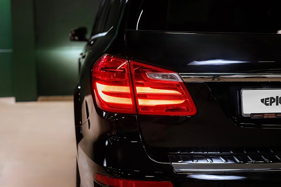 Mercedes-Benz GL350 8 of 24
