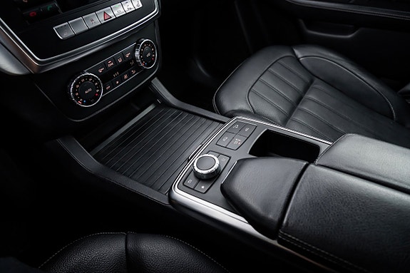 Mercedes-Benz GL350 15 of 24