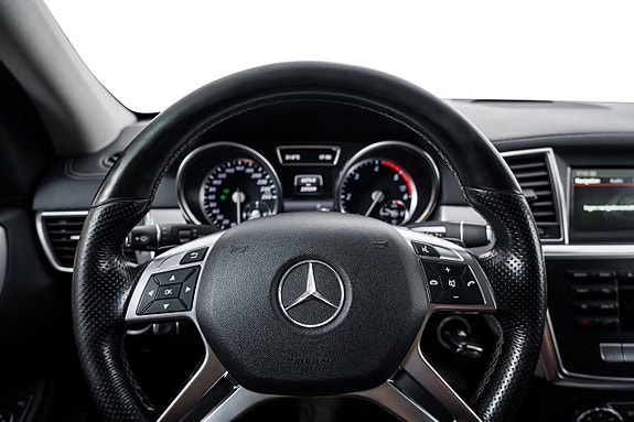 Mercedes-Benz GL350 11 of 24
