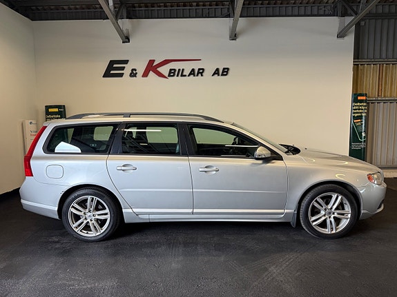 Volvo V70 2 of 5