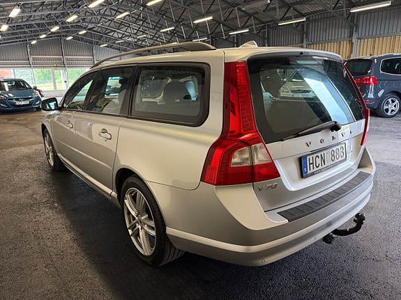 Volvo V70 4 of 5