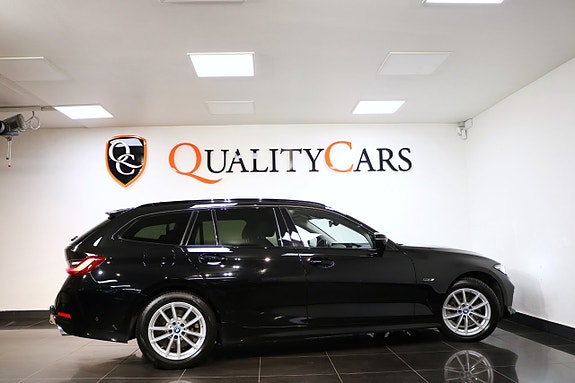 BMW 330e 4 of 5