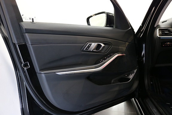 BMW 330e 8 of 27
