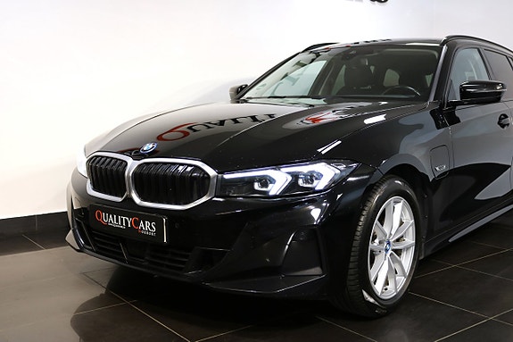 BMW 330e 21 of 27