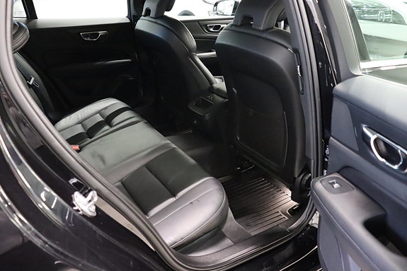 Volvo V60 13 of 29