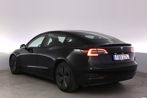 Tesla Model 3 4 of 5