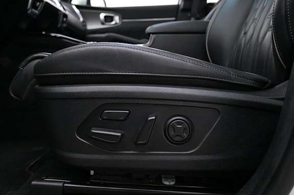 Kia Sorento 12 of 27
