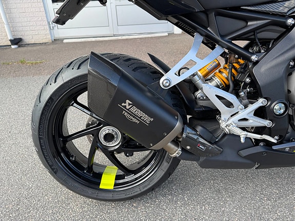 Triumph Speed Triple 1200 RX 8 of 8