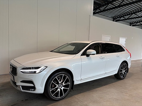 Volvo V90 Cross Country 4 of 25
