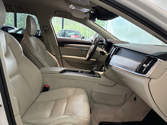 Volvo V90 Cross Country 12 of 25