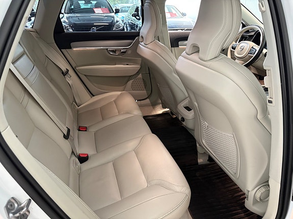 Volvo V90 Cross Country 21 of 25